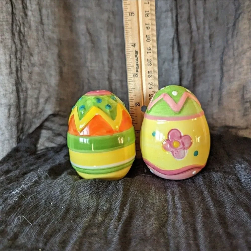 Vintage Easter Egg Salt And Pepper Shakers Ceramic Hand Painted